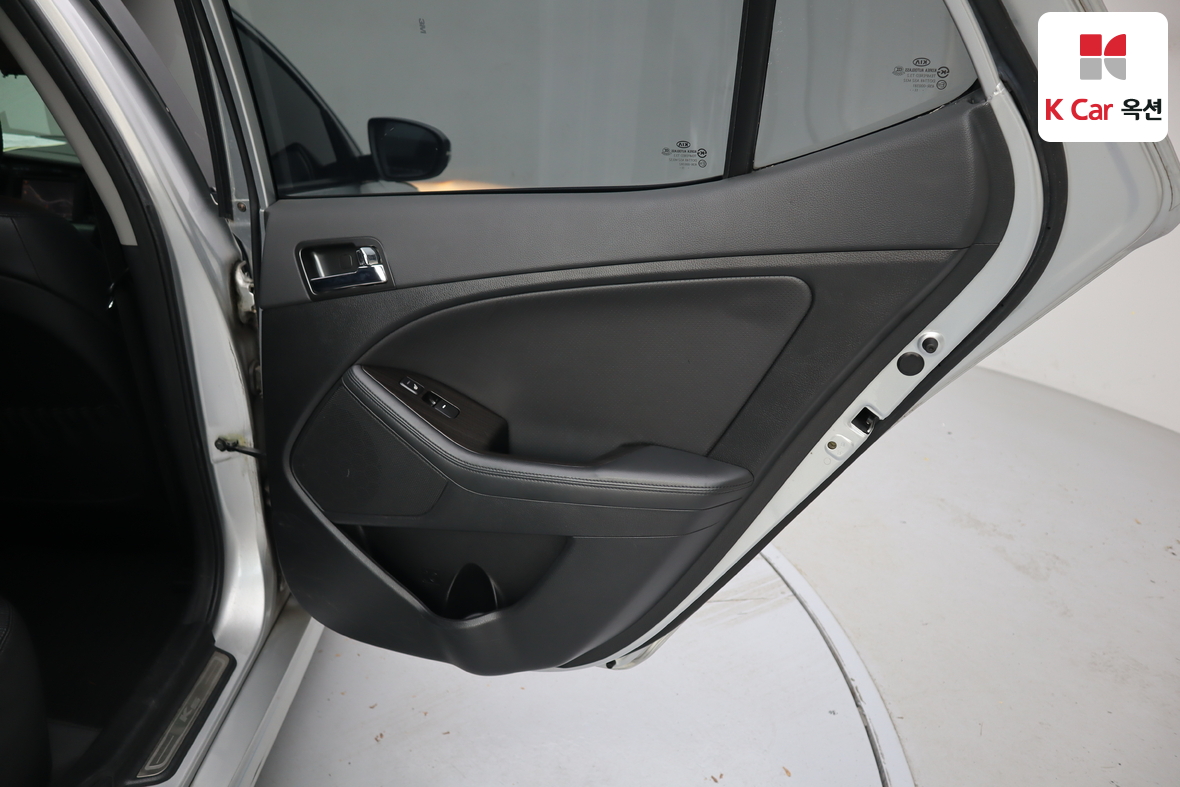 Kia K5 2012 - Image 24