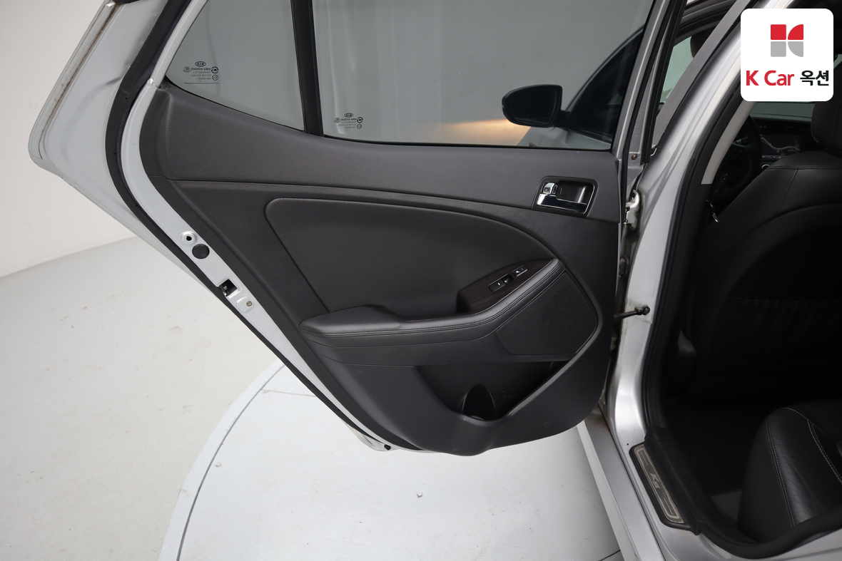 Kia K5 2012 - Image 20