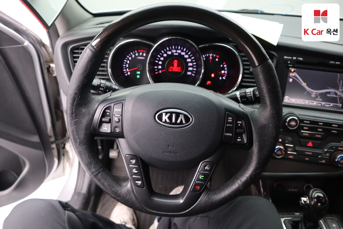 Kia K5 2012 - Image 10