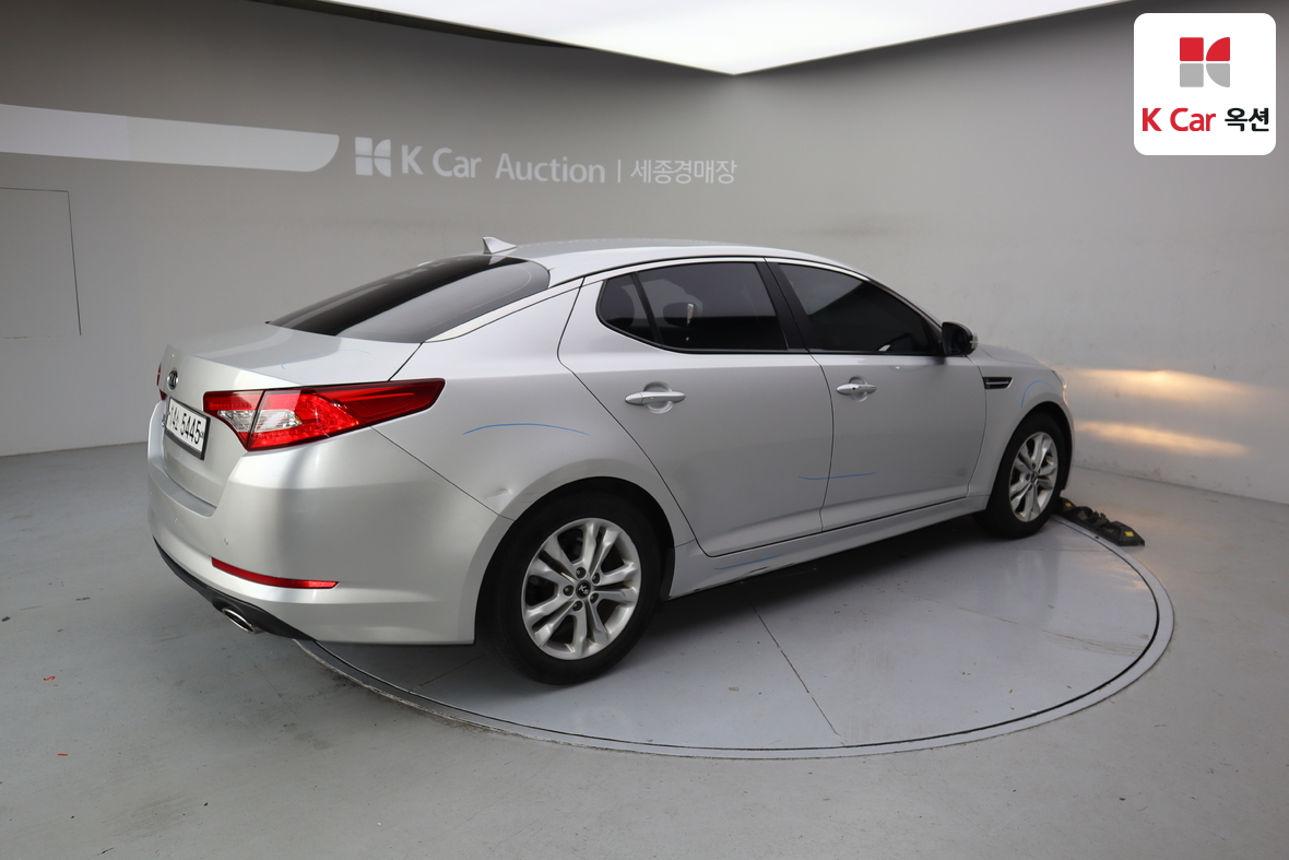 Kia K5 2012 - Image 2