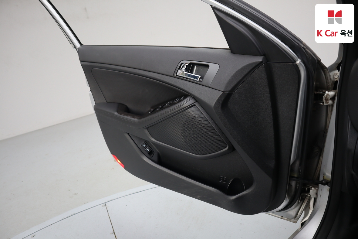 Kia K5 2012 - Image 8
