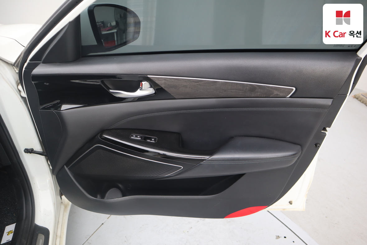 كيا K7 2020 - صورة 27