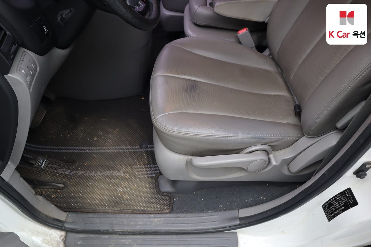 Kia Carnival 2013 - Image 18