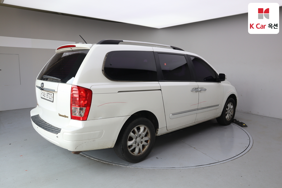 Kia Carnival 2013 - Image 2