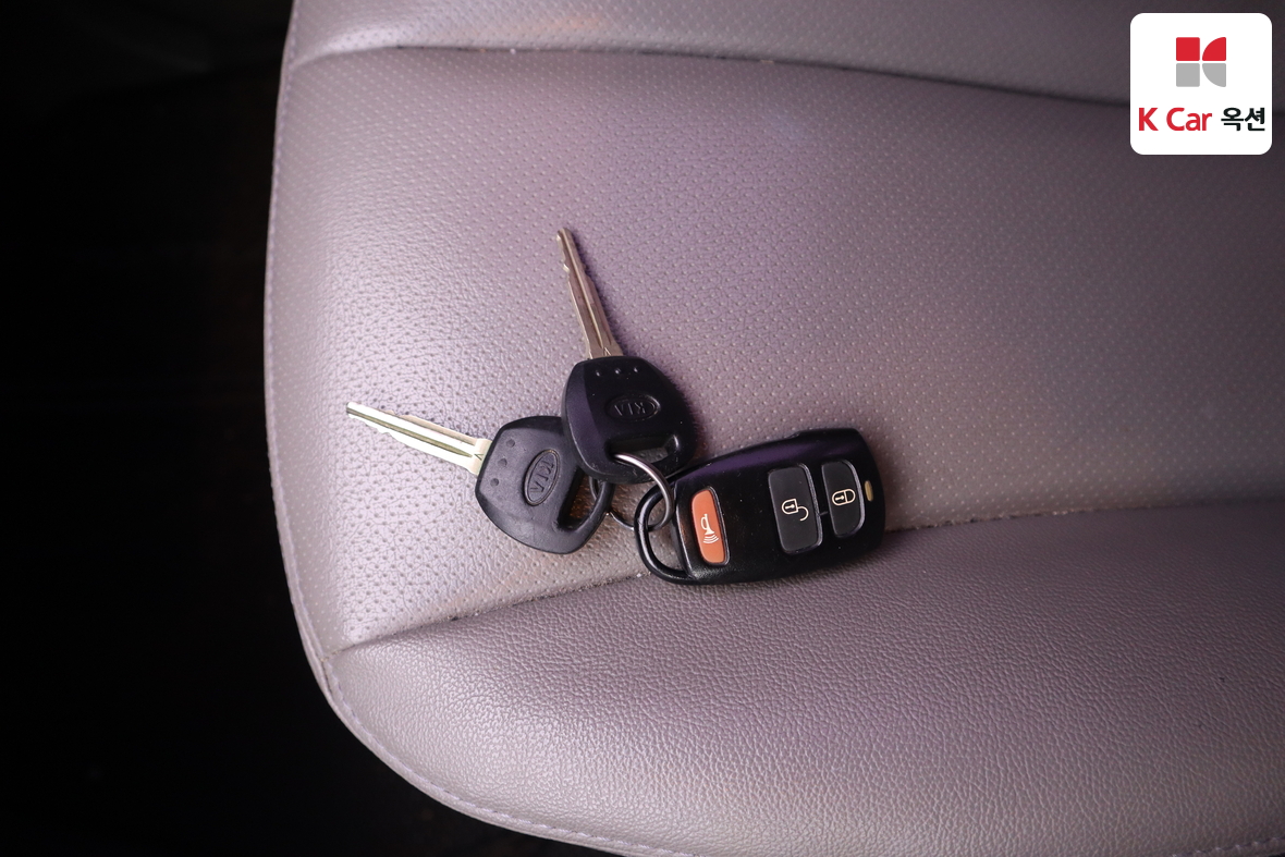 Kia Carnival 2013 - Image 16