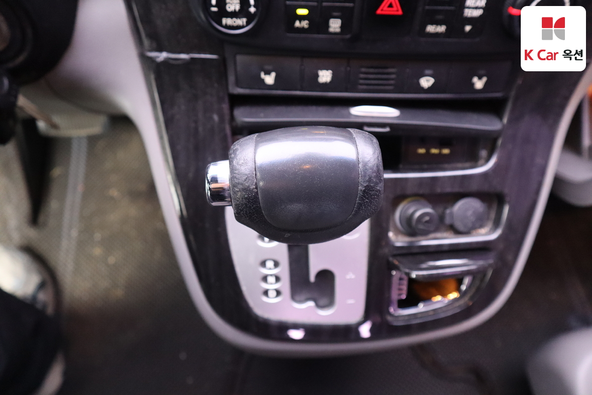 Kia Carnival 2013 - Image 15