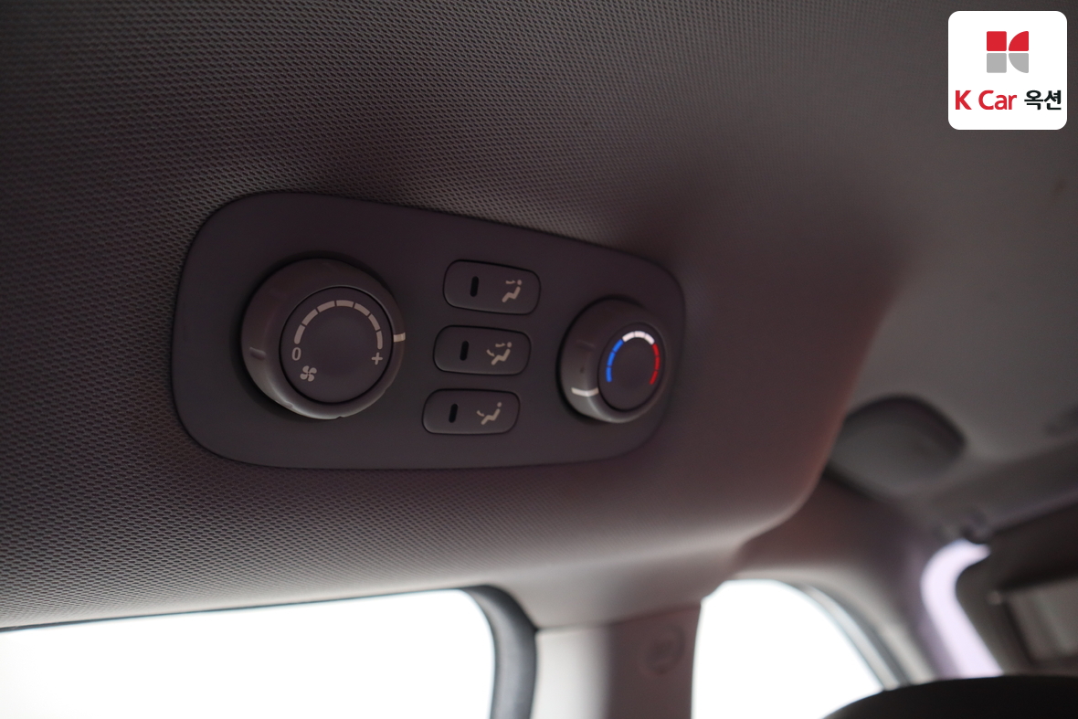 Kia Carnival 2013 - Image 21