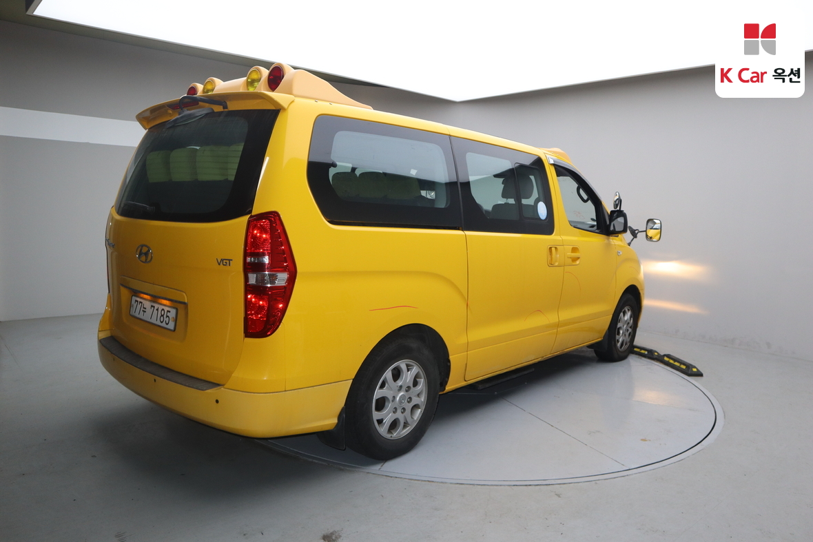 Hyundai Grand Starex 2015 - Image 2