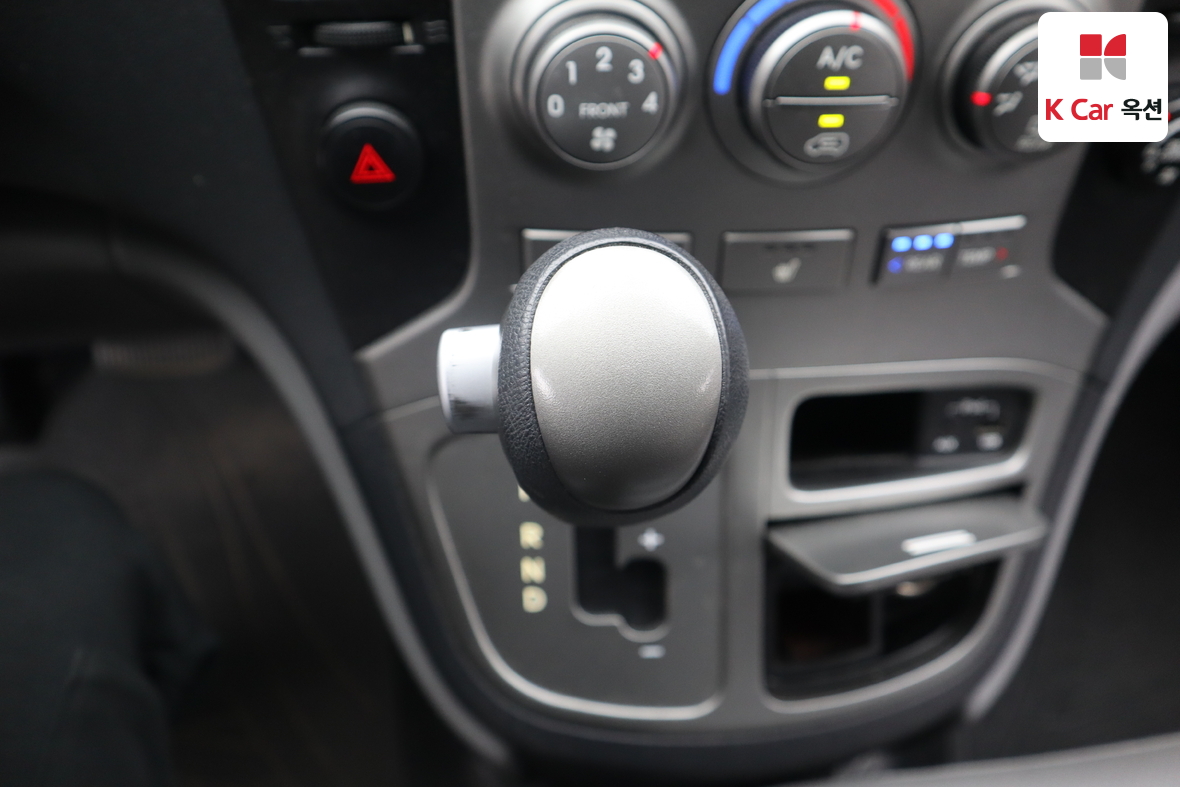 Hyundai Grand Starex 2015 - Image 16