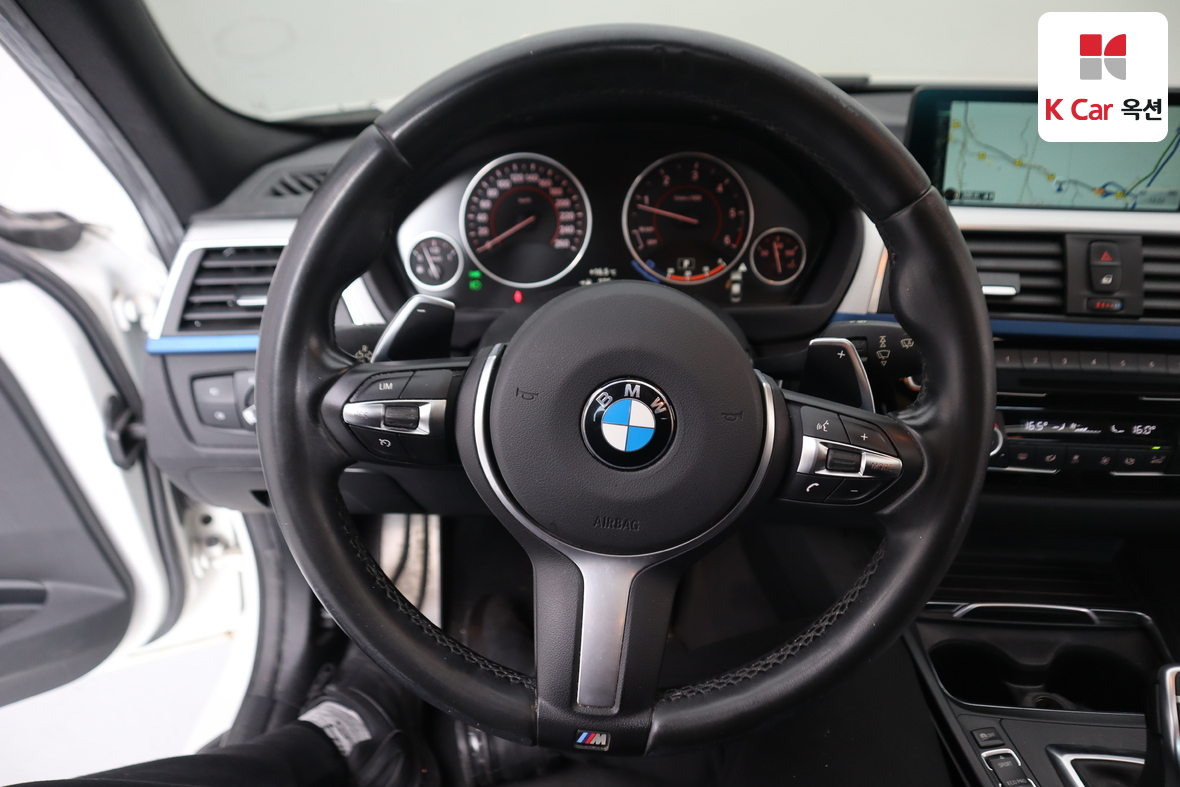 BMW 3 Series 2016 - Image 10