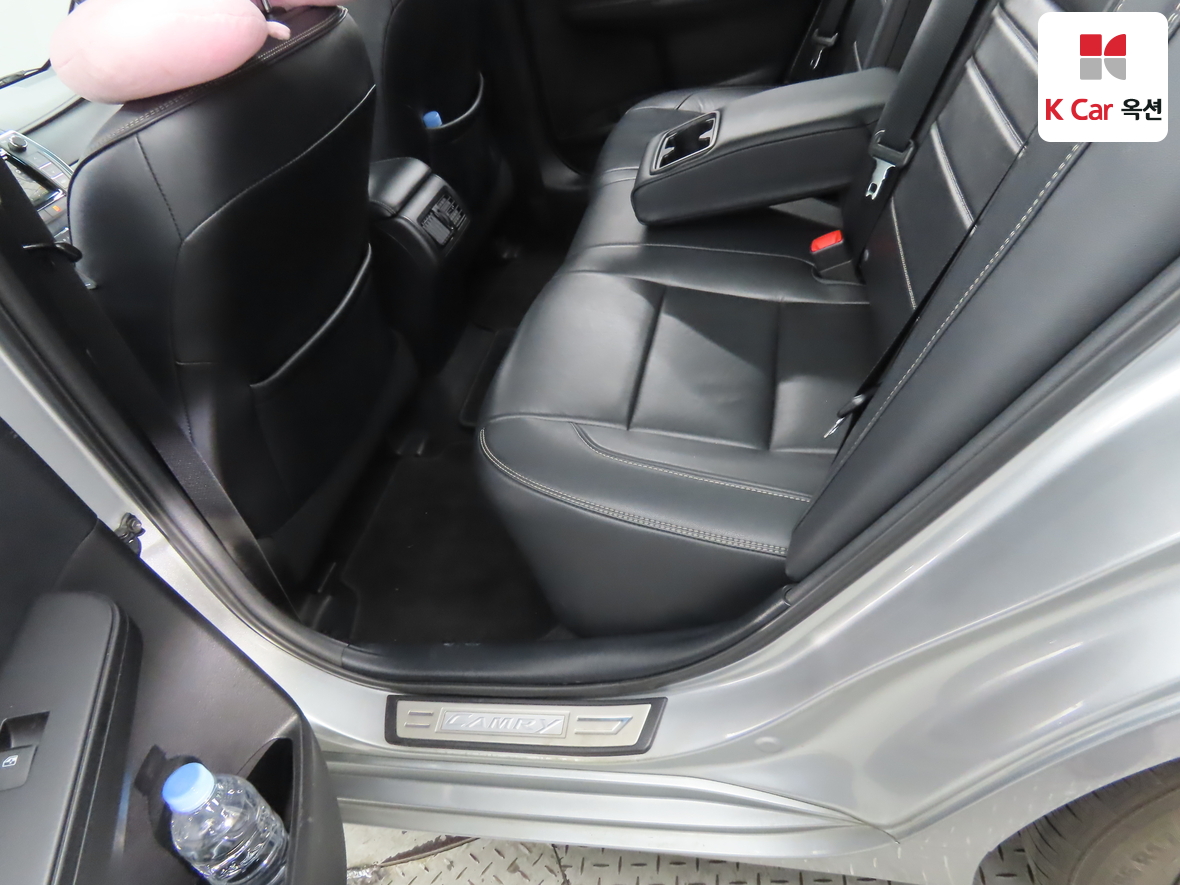 Toyota Camry - 25