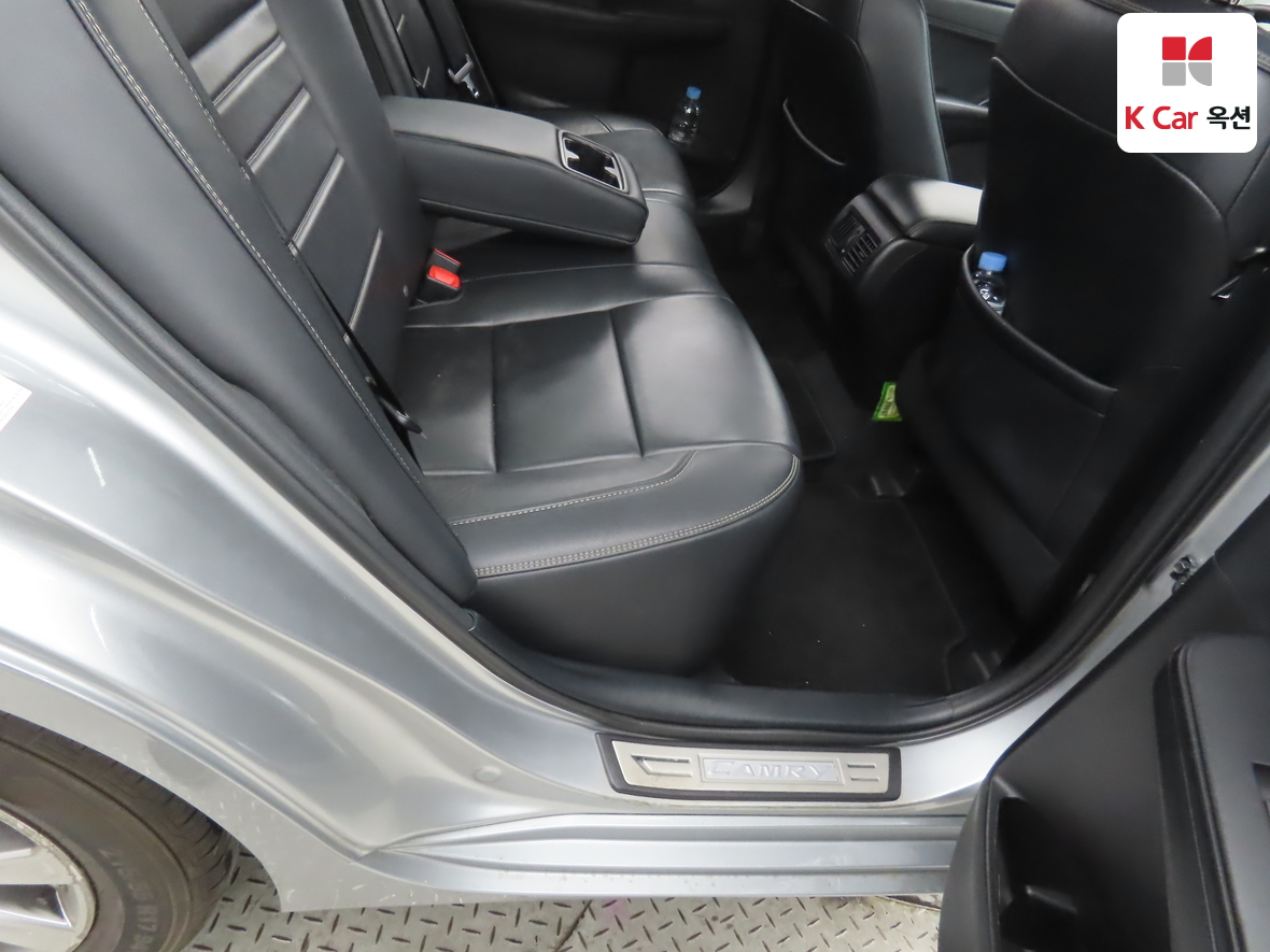 Toyota Camry - 29