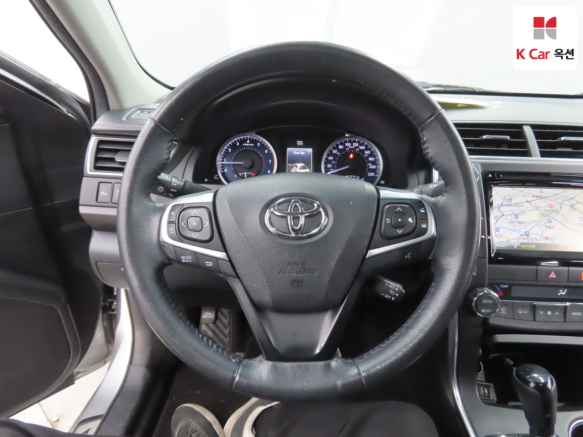 Toyota Camry - 10