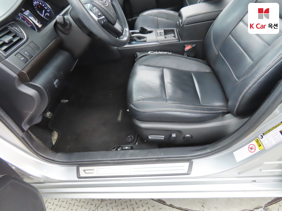 Toyota Camry - 18