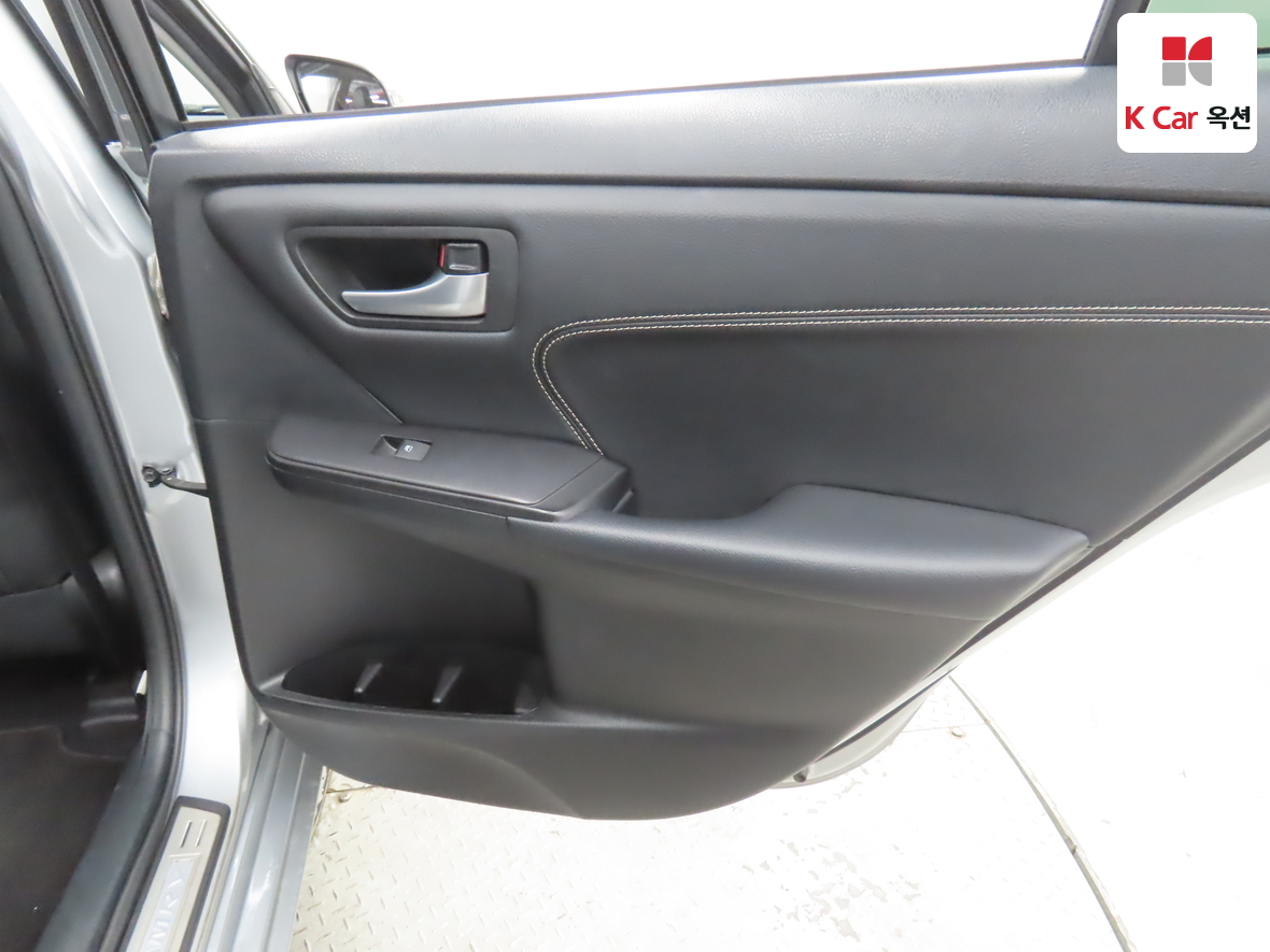 Toyota Camry - 28