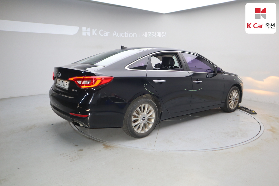 Hyundai Sonata 2015 - Image 2