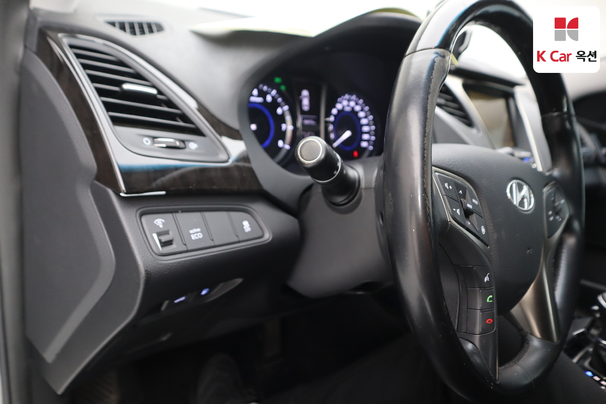 Hyundai AZERA 2011 - Image 9