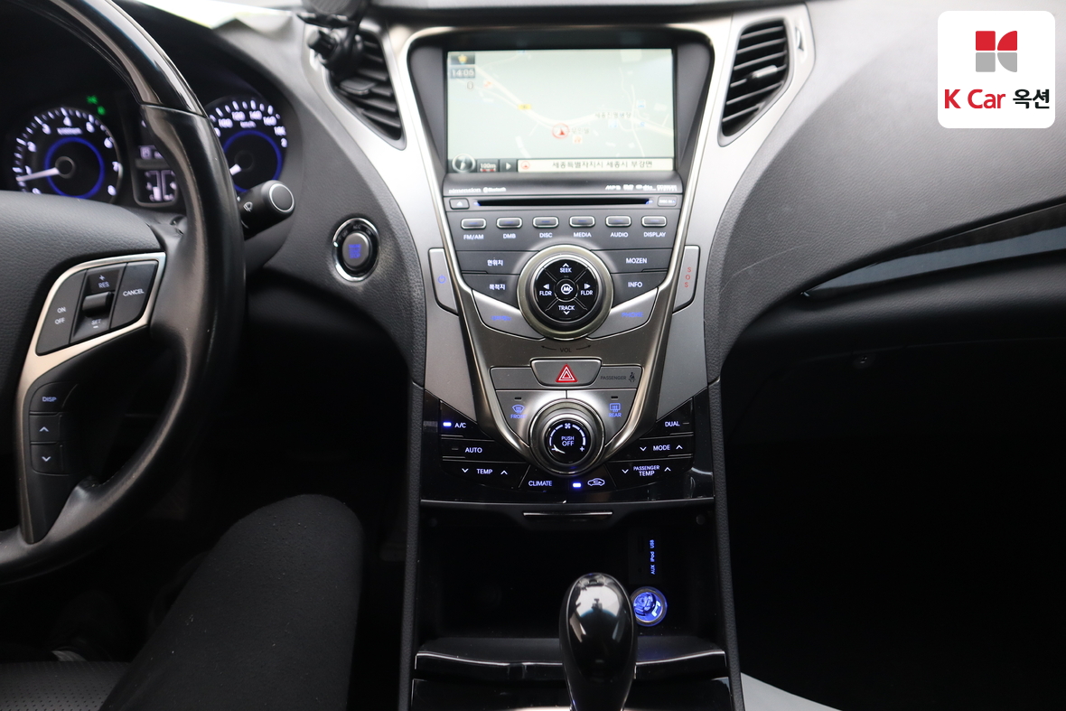 Hyundai AZERA 2011 - Image 6