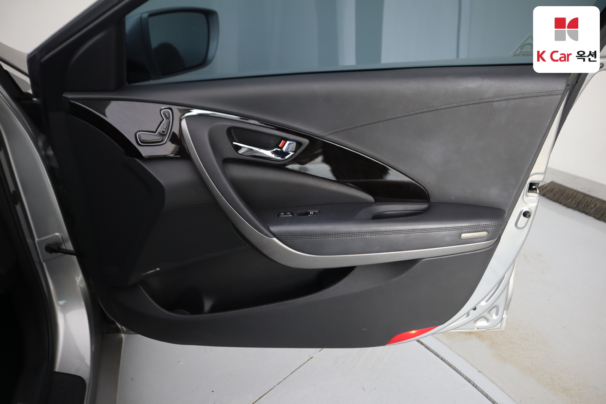 Hyundai AZERA 2011 - Image 29