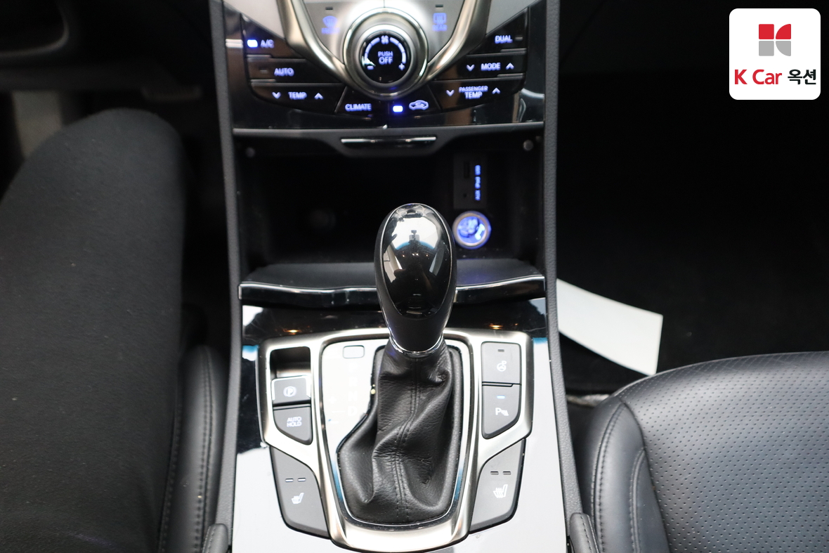 Hyundai AZERA 2011 - Image 16