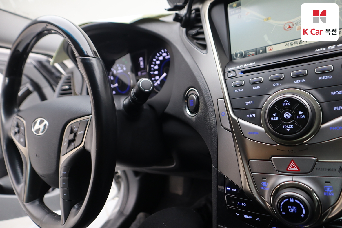 Hyundai AZERA 2011 - Image 11