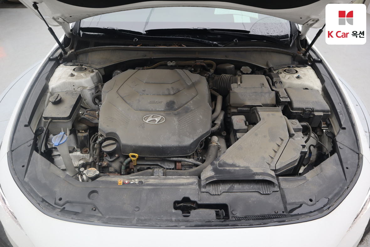 Hyundai AZERA 2019 - Image 33