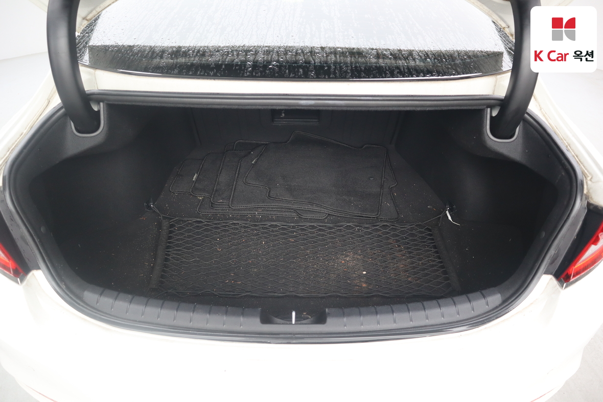 Hyundai AZERA 2019 - Image 25
