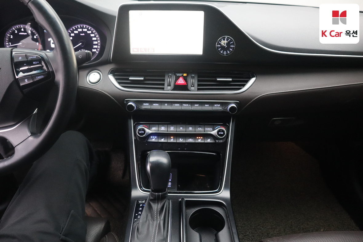 Hyundai AZERA 2019 - Image 6