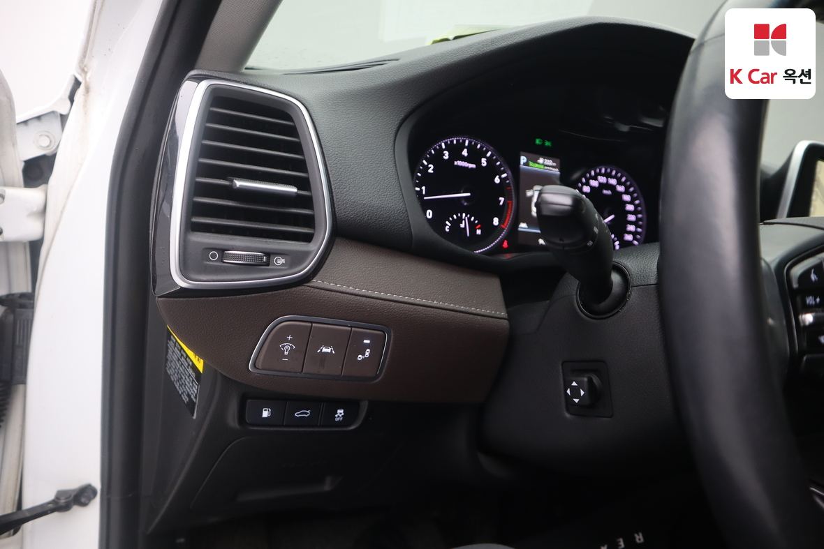 Hyundai AZERA 2019 - Image 9