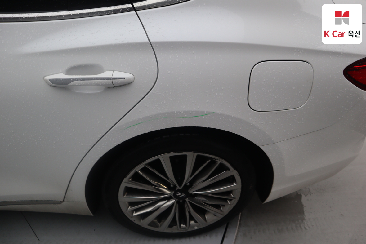 Hyundai AZERA 2019 - Image 40