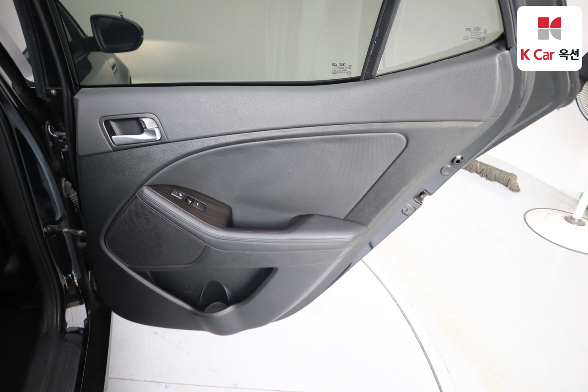 Kia K5 2015 - Image 24