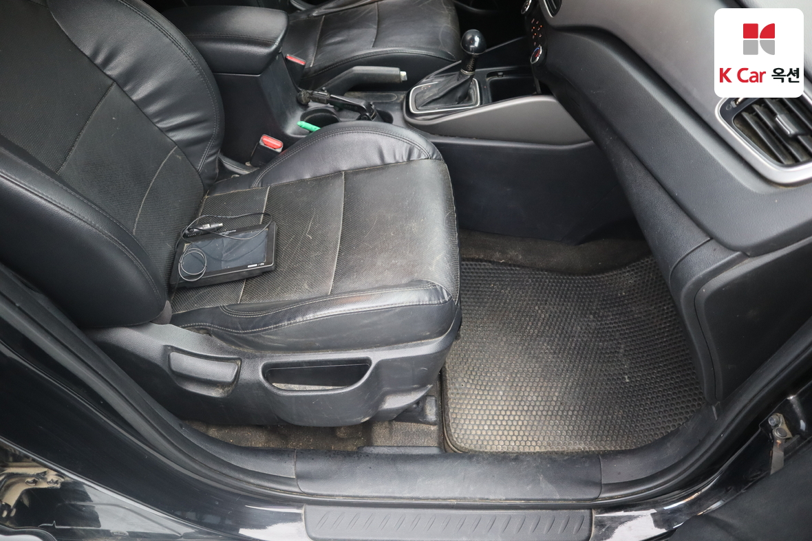Kia Carens 2014 - Image 29