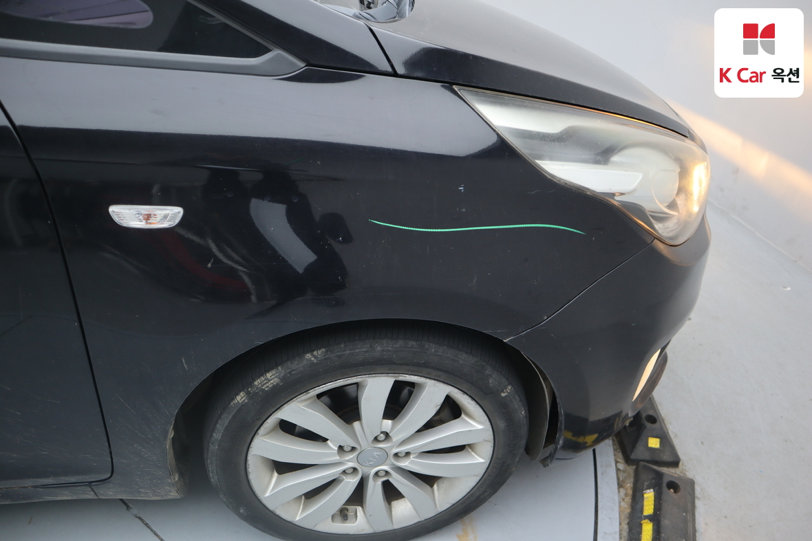 Kia Carens 2014 - Image 38