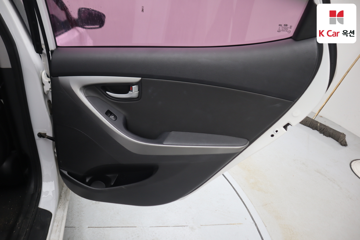 Hyundai Elantra 2014 - Image 24