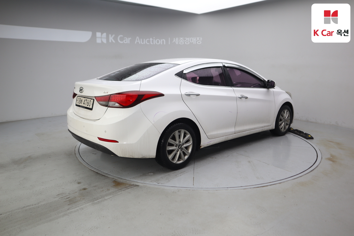 Hyundai Elantra 2014 - Image 2