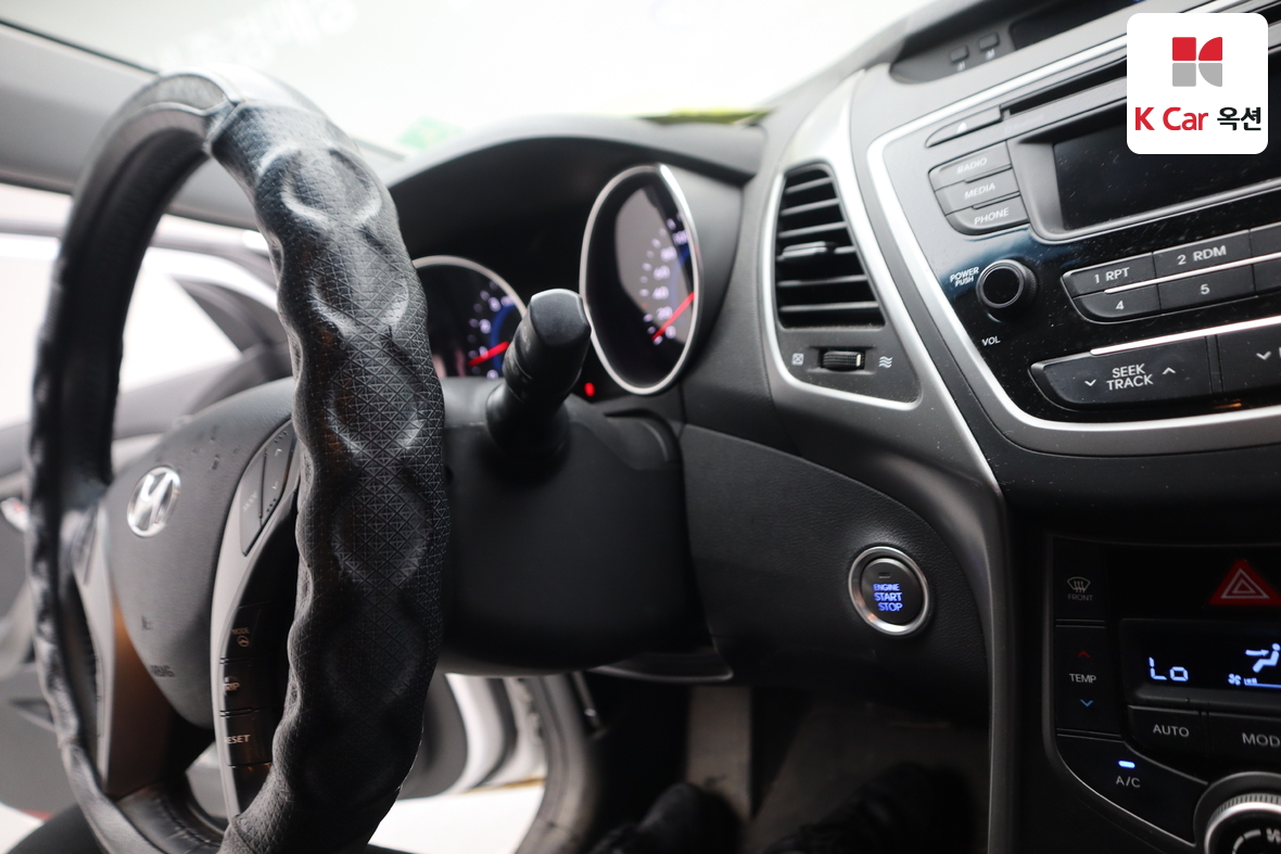 Hyundai Elantra 2014 - Image 11