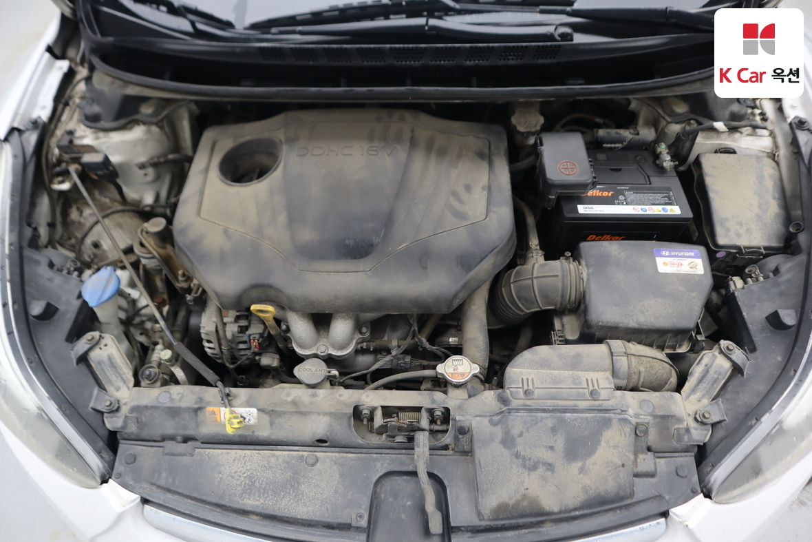 Hyundai Elantra 2014 - Image 30
