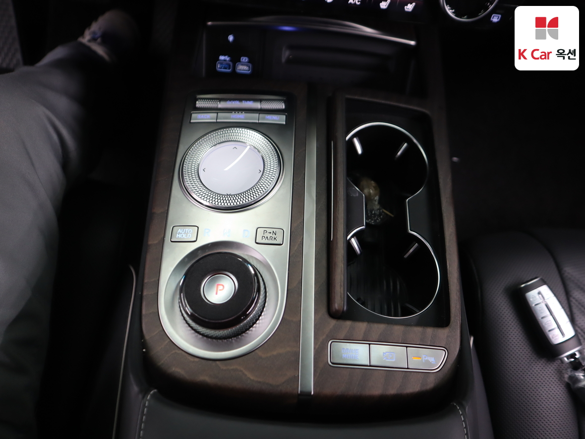 جينيسيس G80 2022 - صورة 16