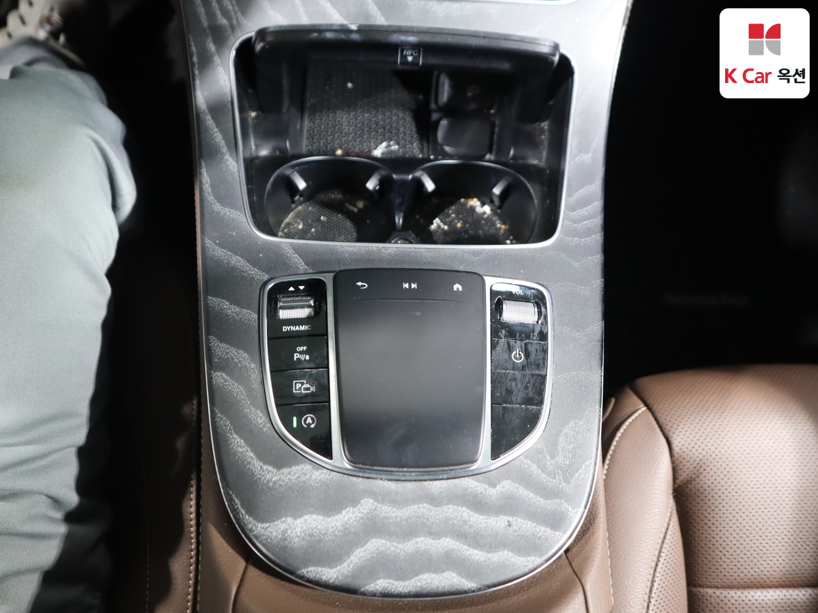 Mercedes-Benz E-Class - 16