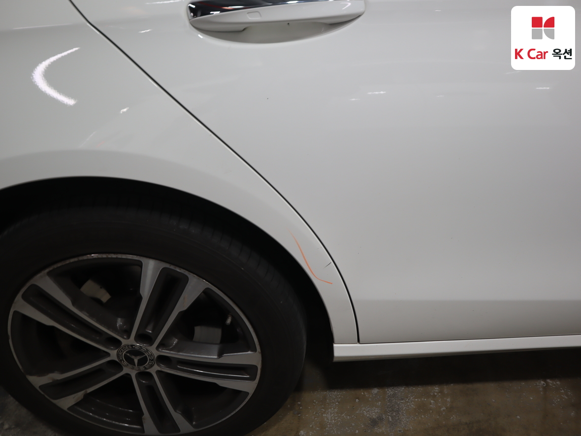 Mercedes-Benz E-Class - 46