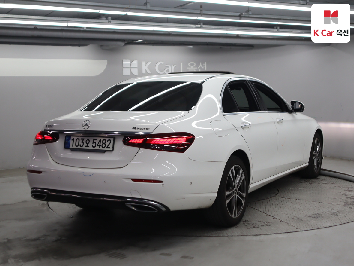 Mercedes-Benz E-Class - 2