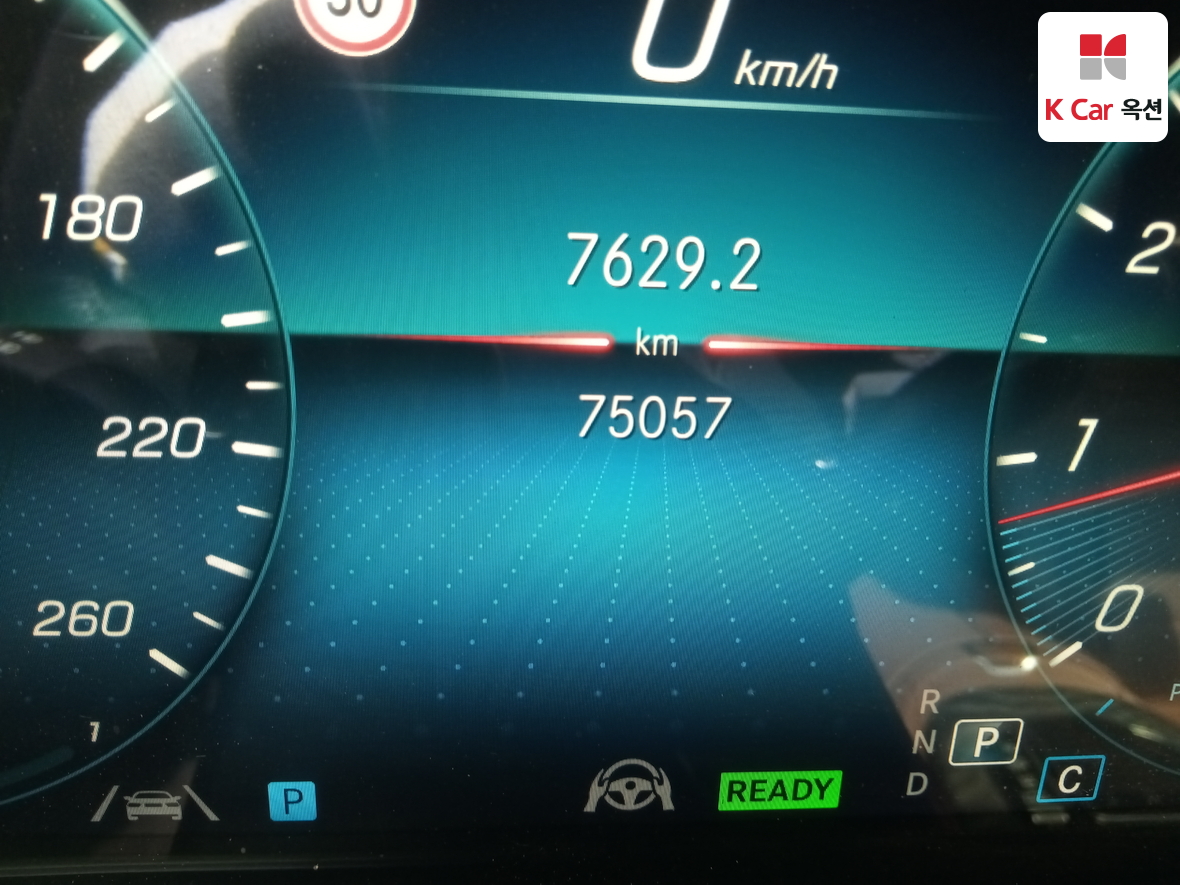 Mercedes-Benz E-Class - 4