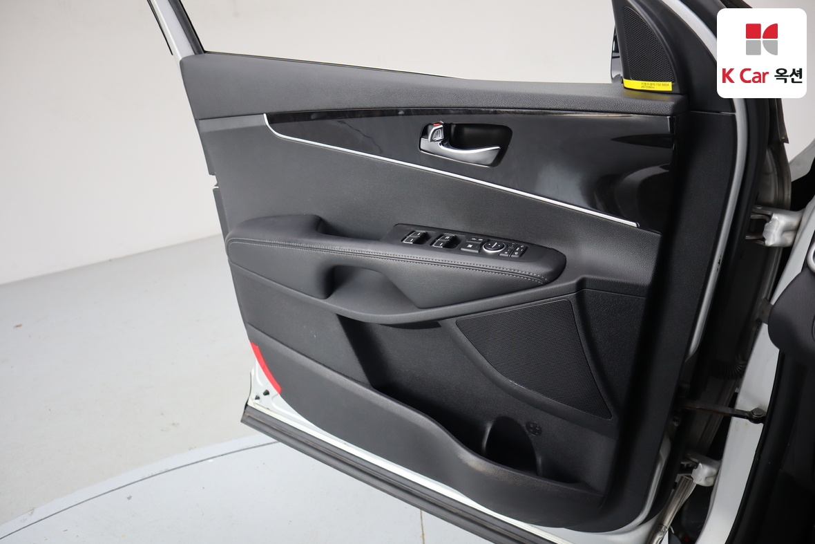 كيا سورينتو 2015 - صورة 8