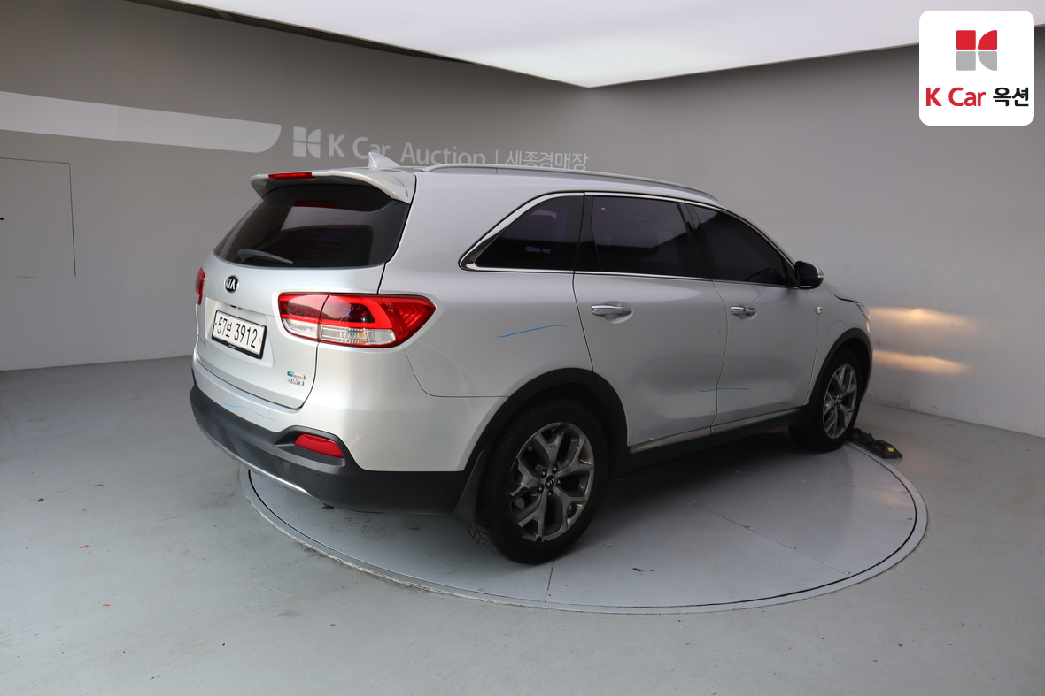 كيا سورينتو 2015 - صورة 2