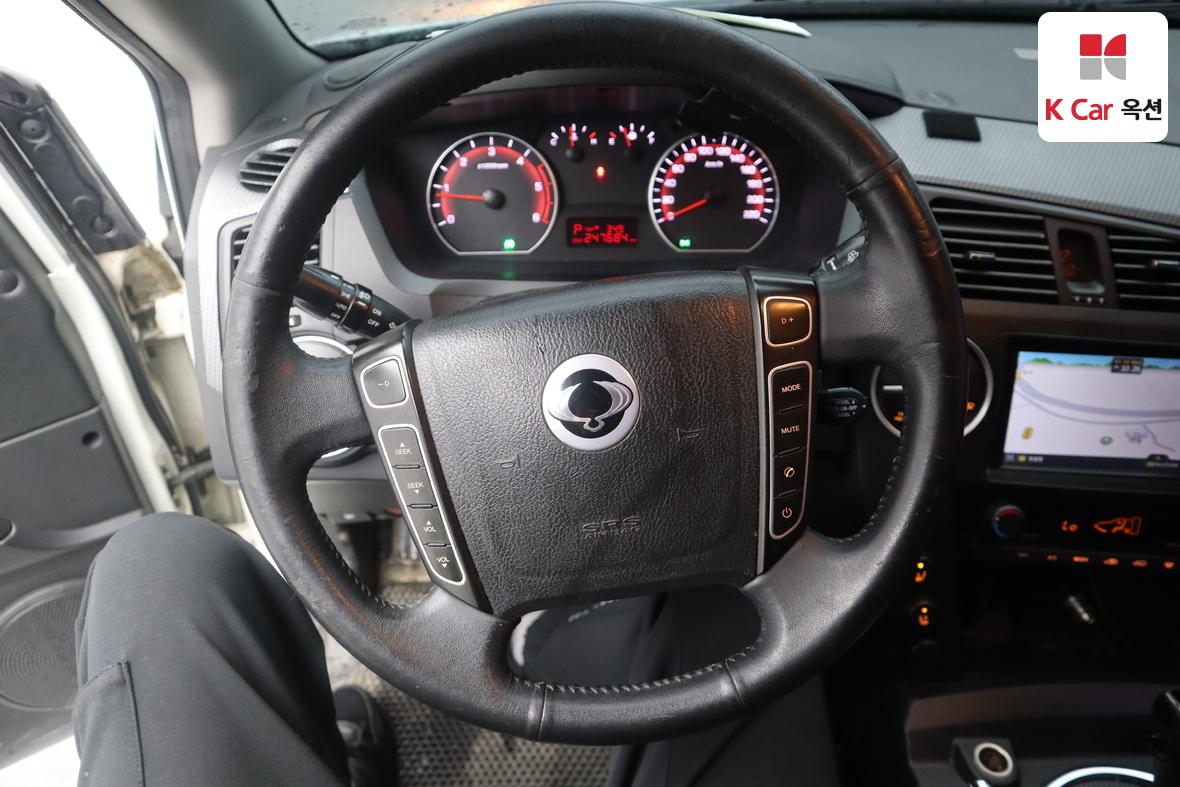 KG Mobility Korando Sports 2015 - Image 10