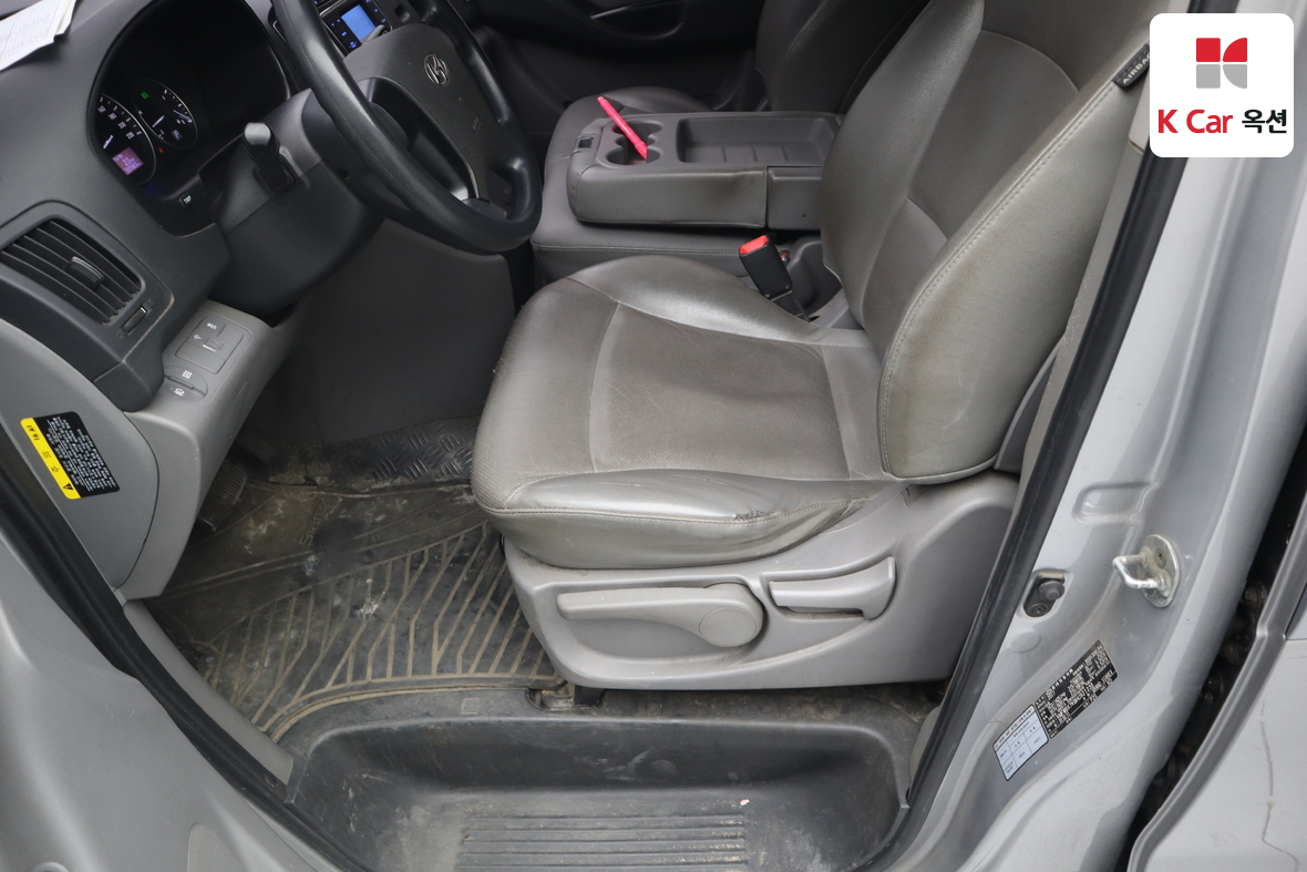 Hyundai Grand Starex 2017 - Image 18