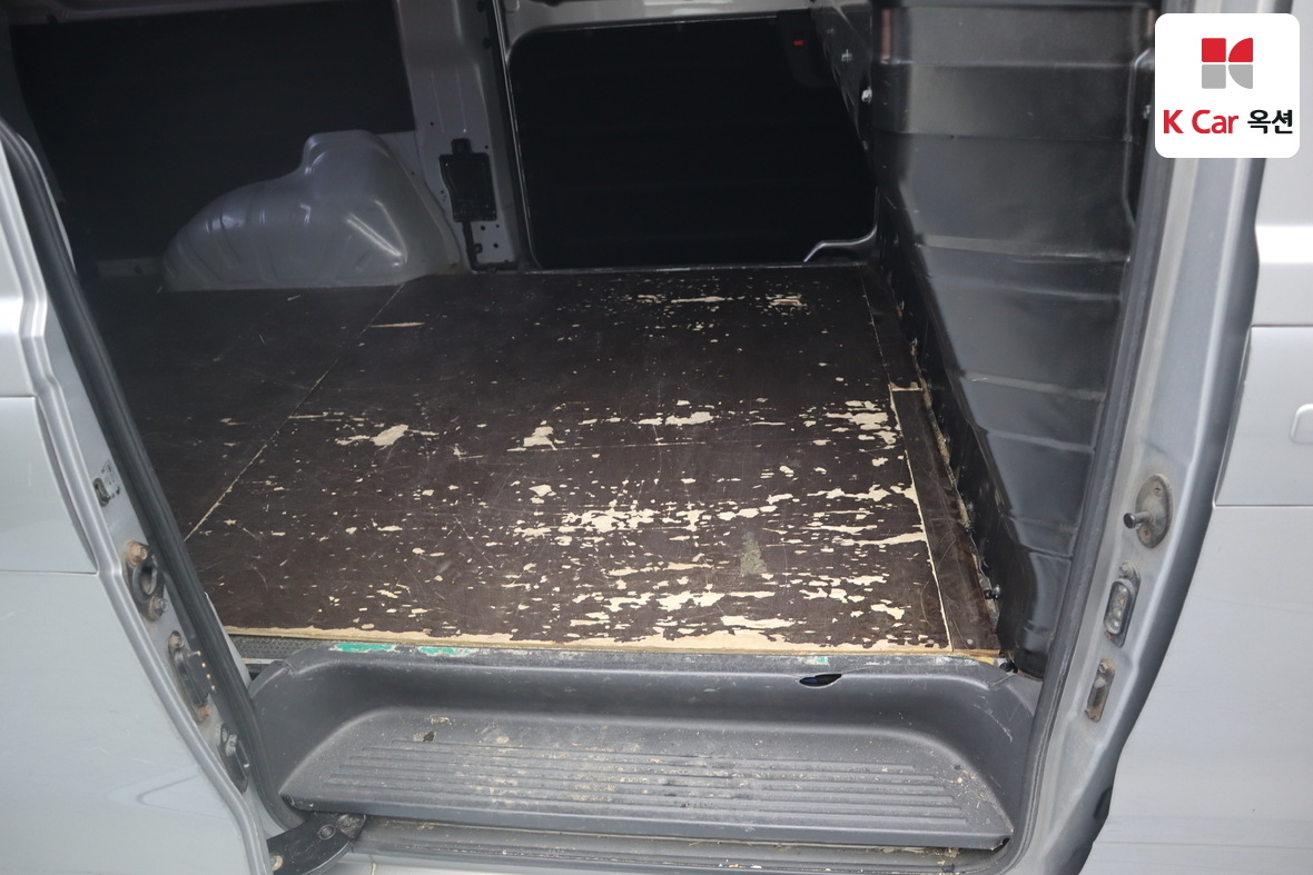 Hyundai Grand Starex 2017 - Image 23