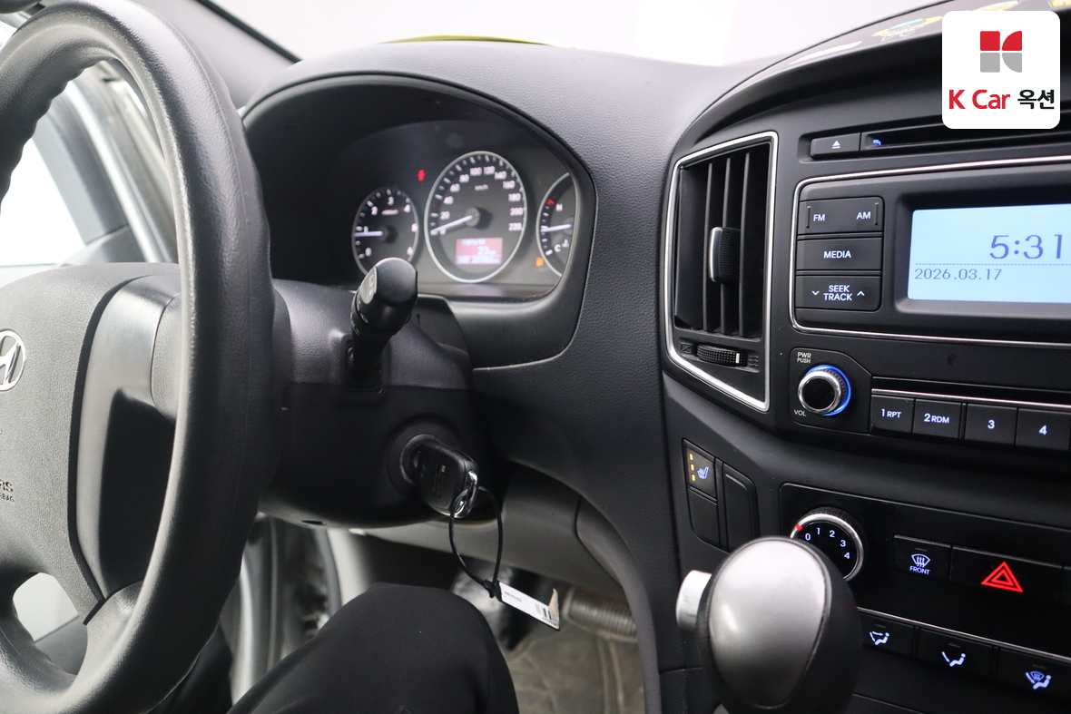 Hyundai Grand Starex 2017 - Image 11