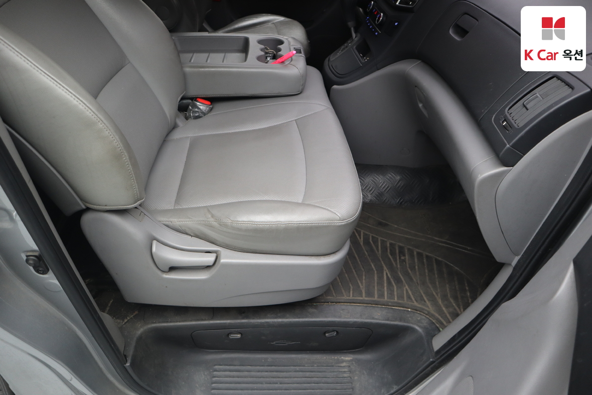 Hyundai Grand Starex 2017 - Image 25