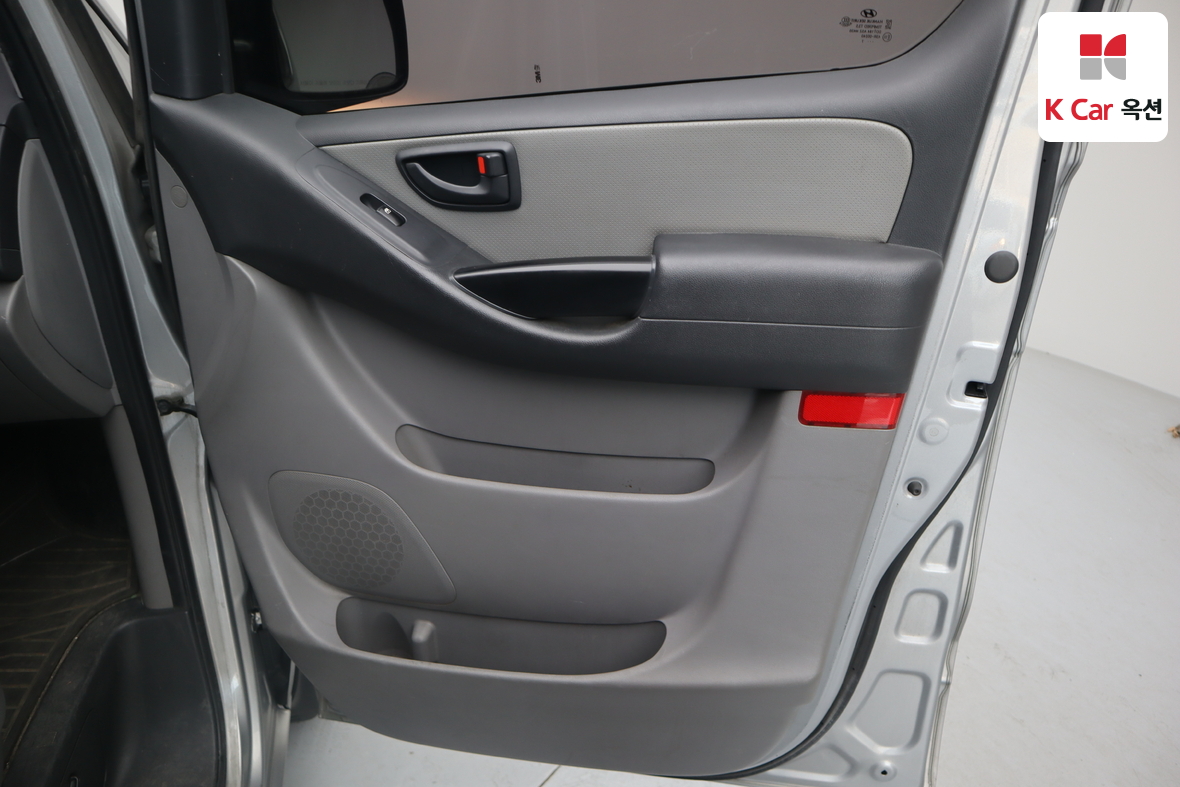 Hyundai Grand Starex 2017 - Image 24